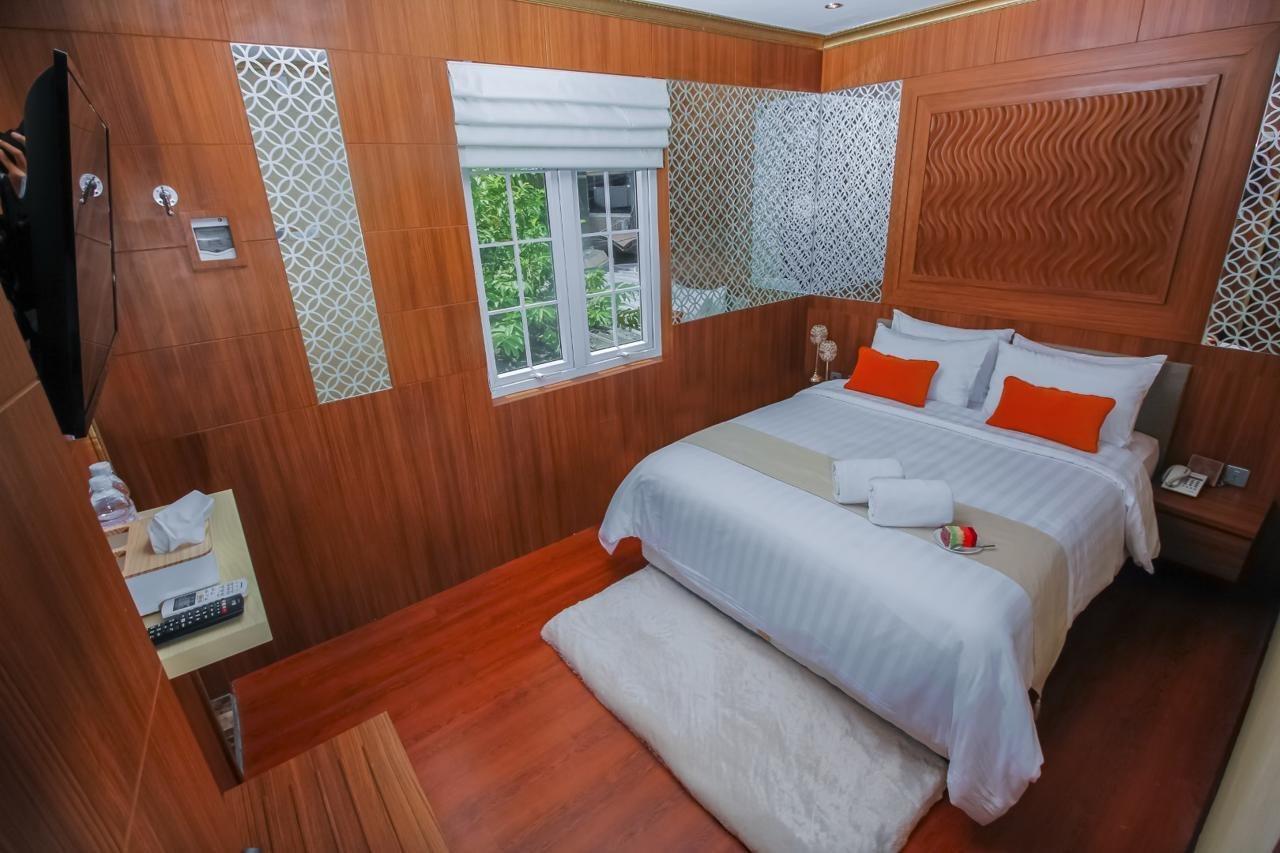 Petit Boutique Hotel Solo Bagian luar foto
